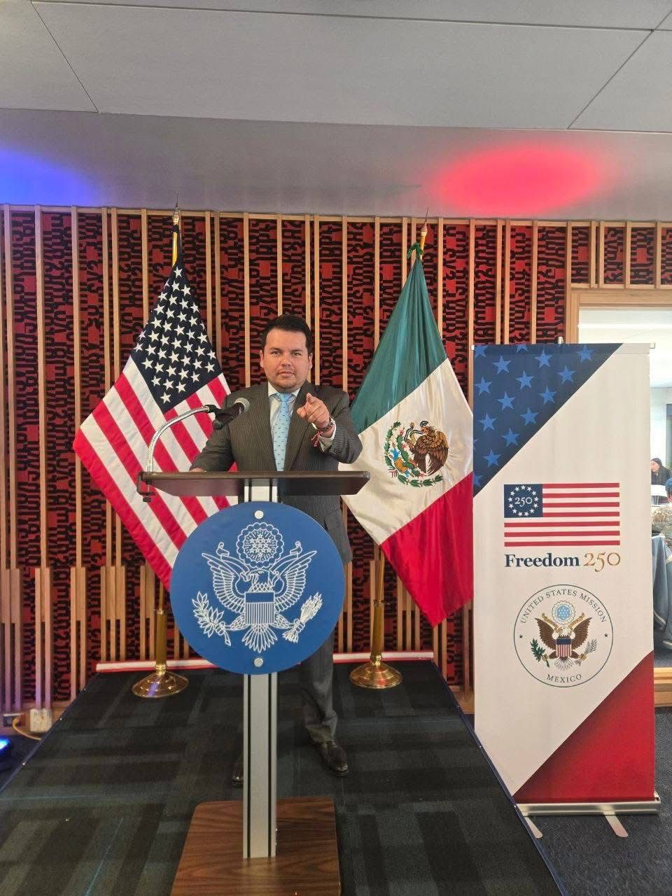 PAN reconoce a Rojo de la Vega por internacionalizar a la Cuauhtémoc; el GCDMX busca quedarse rezagado